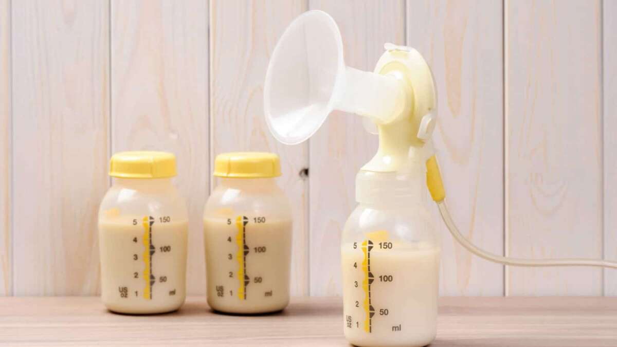 Bạn có thể sử dụng máy hút sữa để kích sữa