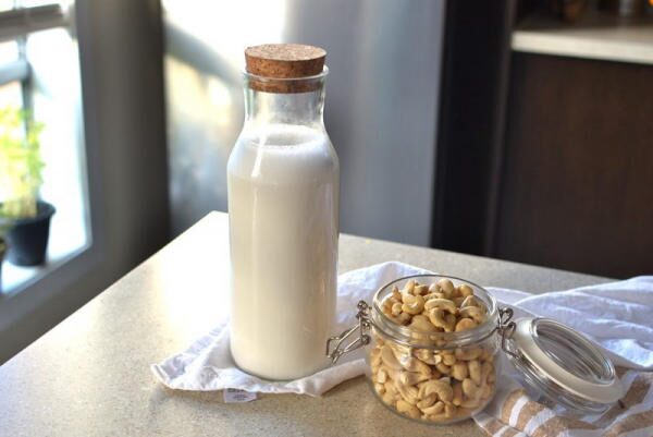 Sữa hạt điều giúp phát triển chiều cao