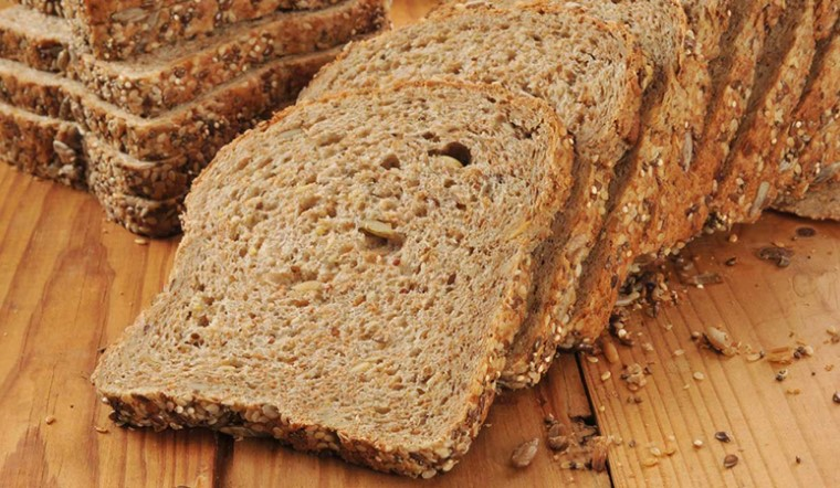 Có nên lựa chọn bánh mì nguyên cám để giảm cân không?