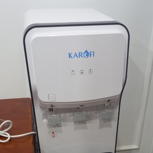 Review cây nóng lạnh âm bình thương hiệu Karofi